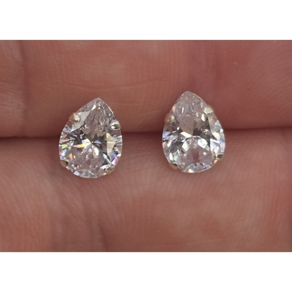 CZ 2.5 ct Stud Earrings Teardrop Sterling Silver Beautiful 8 mm x 6 mm Prong NEW